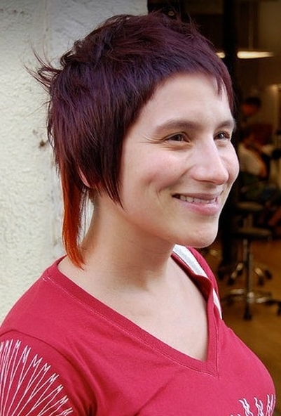 cieniowane fryzury krótkie, czerwone włosy, uczesanie damskie zdjęcie numer 43A